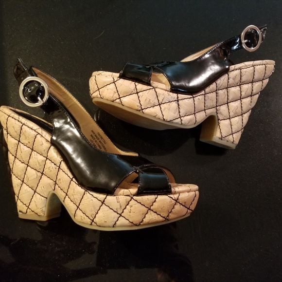 Sexy Soring Nine West Wedges - Picture 3 of 7